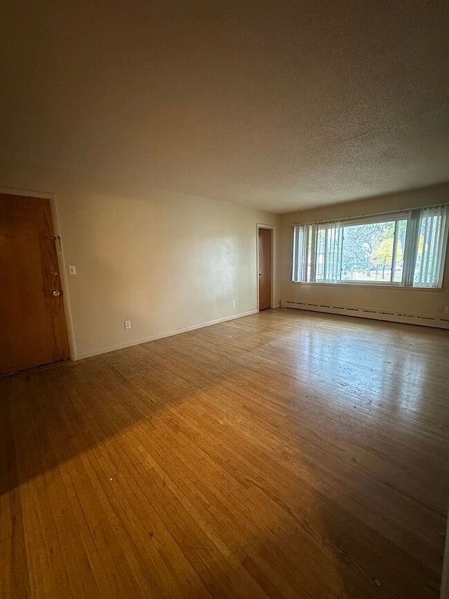 Building Photo - Hawthorne