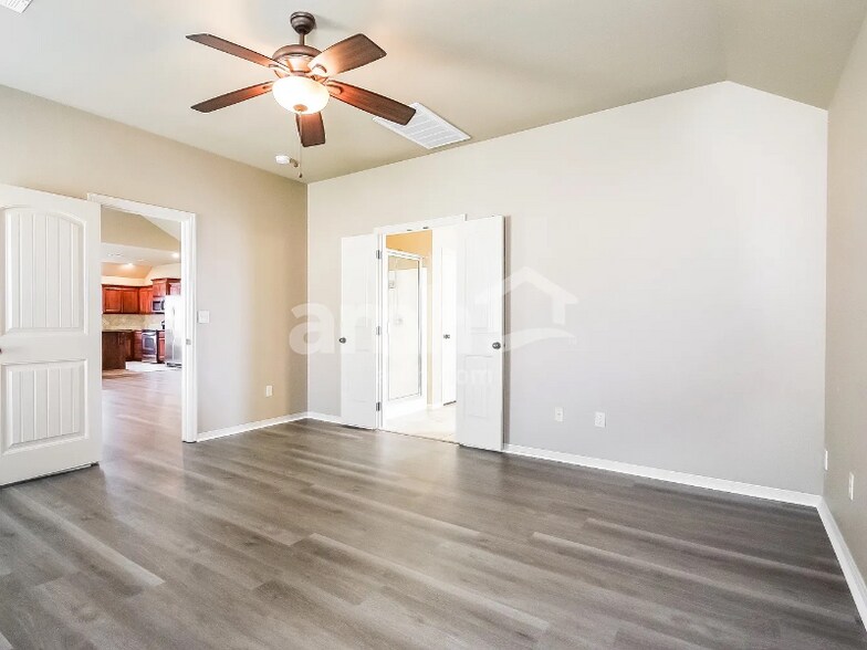 Building Photo - 14537 S Urbana Ct