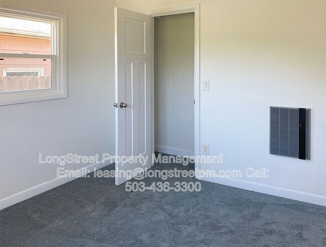 Building Photo - 184 Gwinn St W