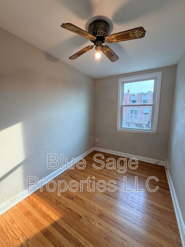 Building Photo - 531 S 4th St
