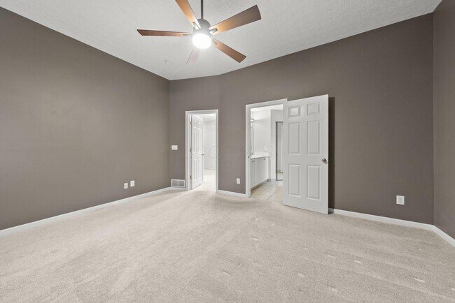 Building Photo - 397 Abbotsbury Dr