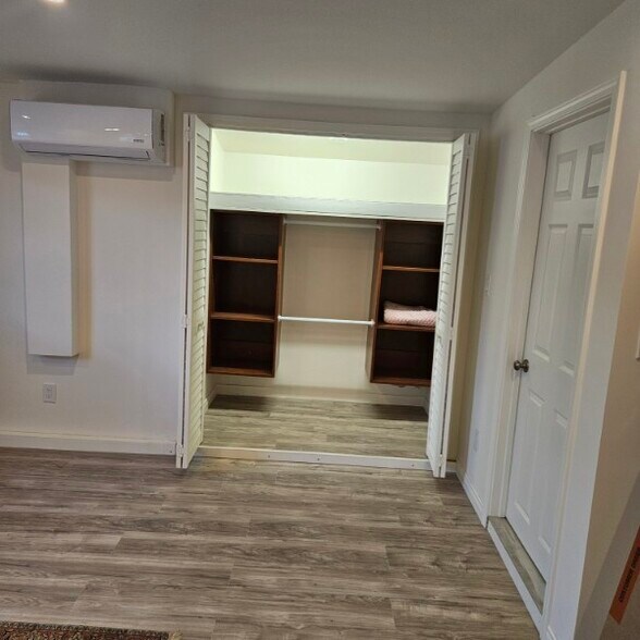 Building Photo - 4510 Willens Ave