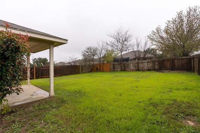 Building Photo - 1701 Golden Sunrise Ln