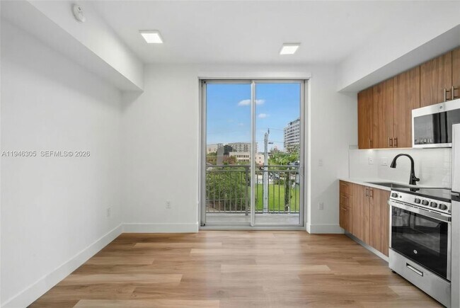 Building Photo - 650 SW 1st St