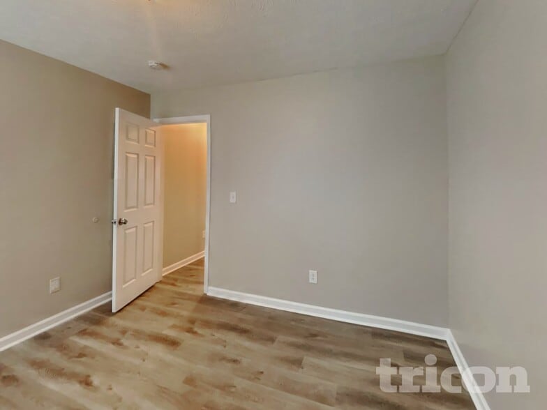 Building Photo - 904 Grand Oak Dr