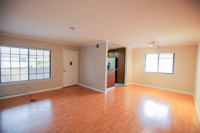 Building Photo - Union City Townhome on Alvarado Niles