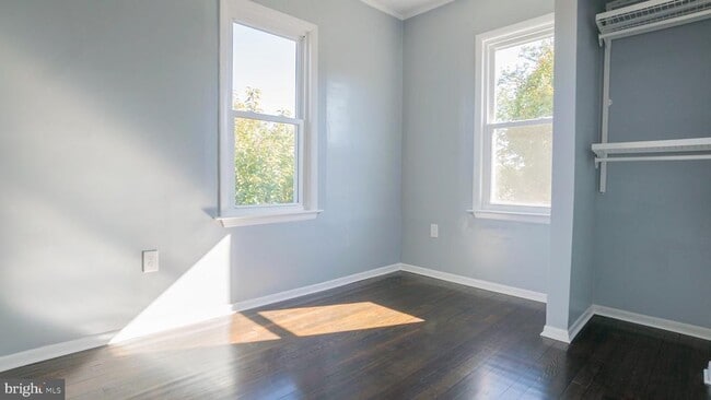 Building Photo - 113 Elm Ave