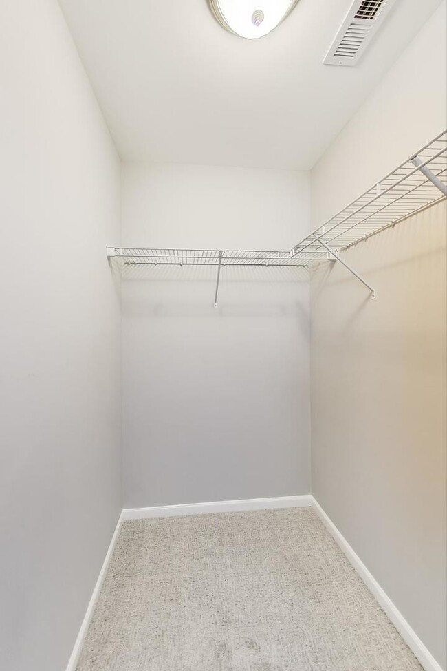 Building Photo - 10 N Dryden Pl