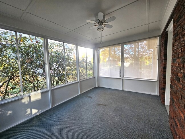 Building Photo - 107 Upper Knapp Rd