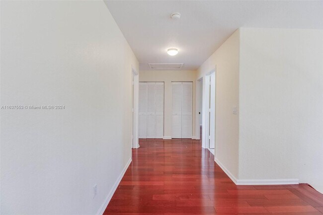 Building Photo - 2231 SW 164th Ave