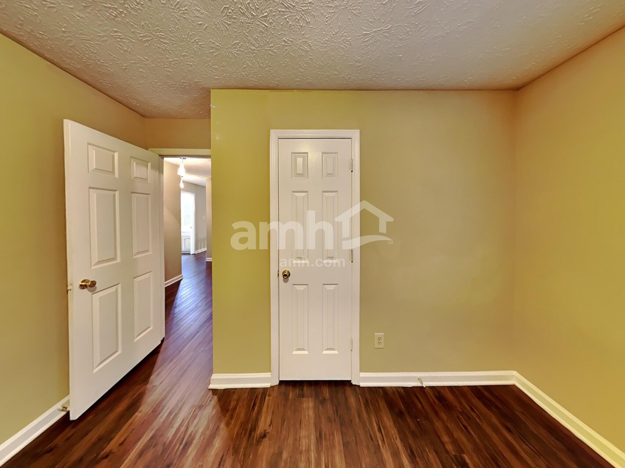 Building Photo - 251 Stewart Dr