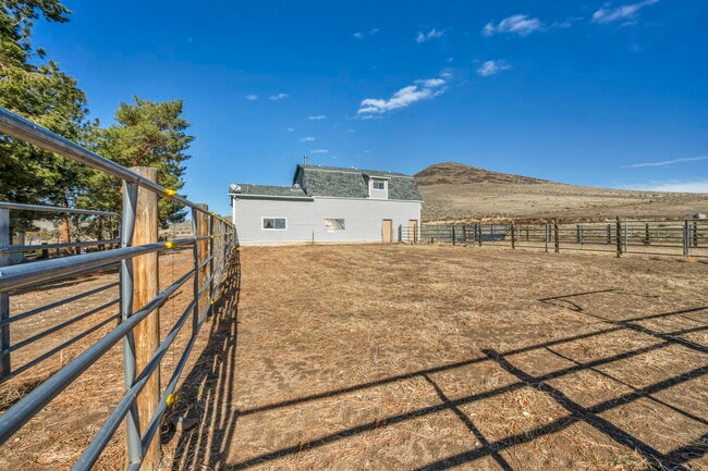 Building Photo - 30 El Caballo Trail