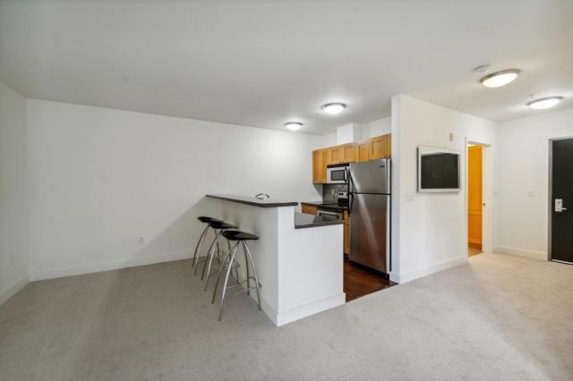 Building Photo - 1 bedroom in Seattle WA 98122