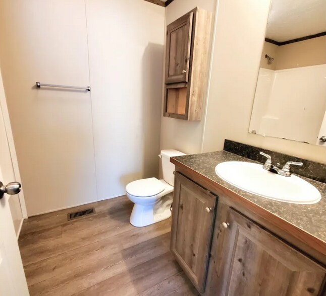 Building Photo - 9482 Lighthouse Dr