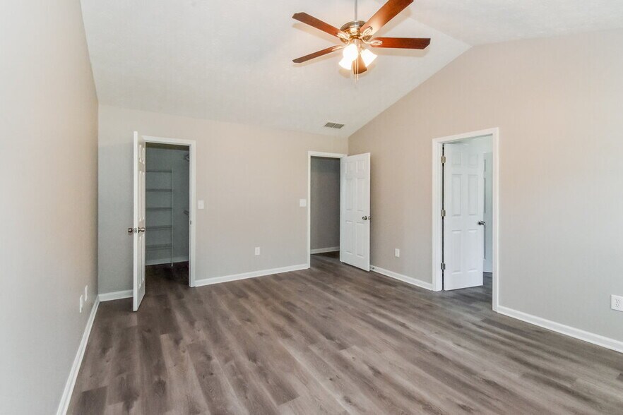 Building Photo - 11752 Spring Lake Way