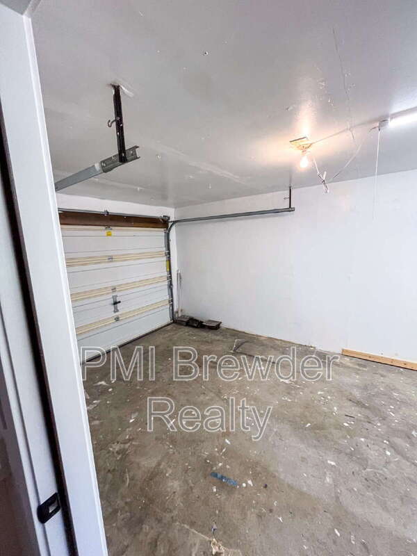 Building Photo - 9727 5th St NE