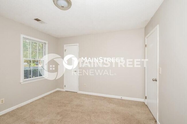 Building Photo - 3 Bedroom Pet-Friendly Home in Covington, ...