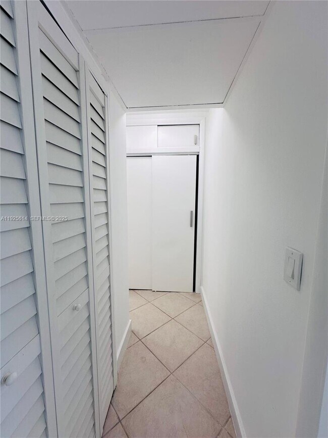 Building Photo - 1150 Euclid Ave