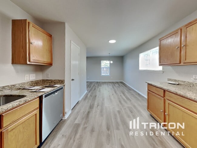 Building Photo - 12439 Sterlingstone Dr