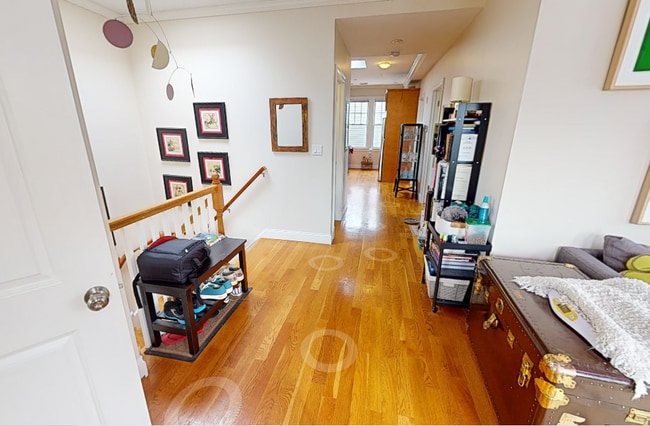 Building Photo - 8 Marney St