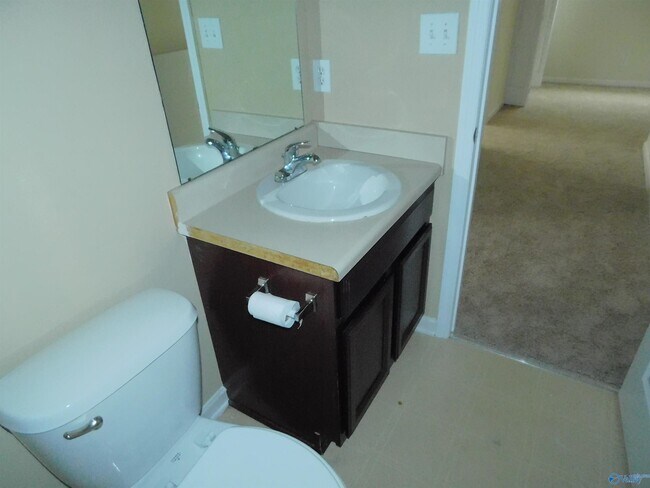 Building Photo - 130 Lockport Dr