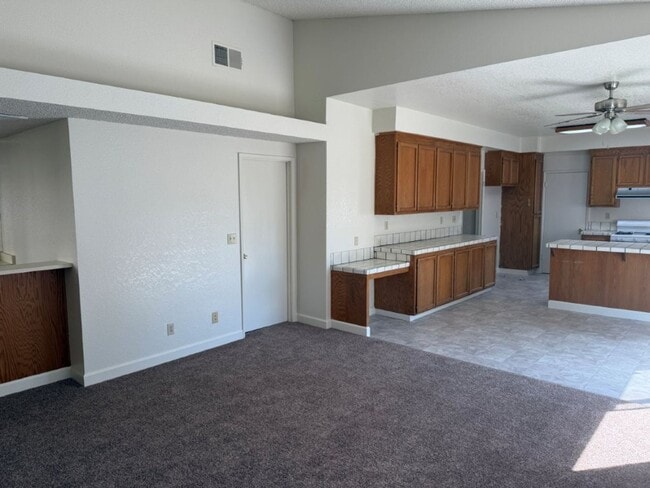 Building Photo - Browns Valley 3 Bedroom 2.5 Bath 2 Story w...