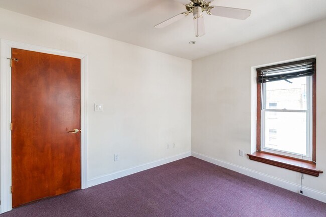 Building Photo - 2739 W Girard Ave