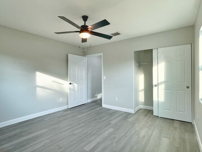 Building Photo - 2860 35th St S