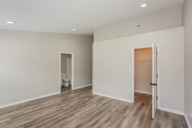 Building Photo - 16901 Peach Ln