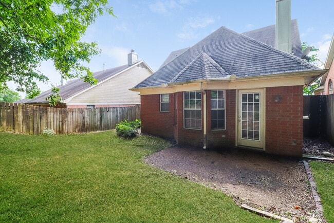 Building Photo - 594 E Ashley Glen Cir
