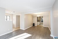 Building Photo - 964 Sutton Ct