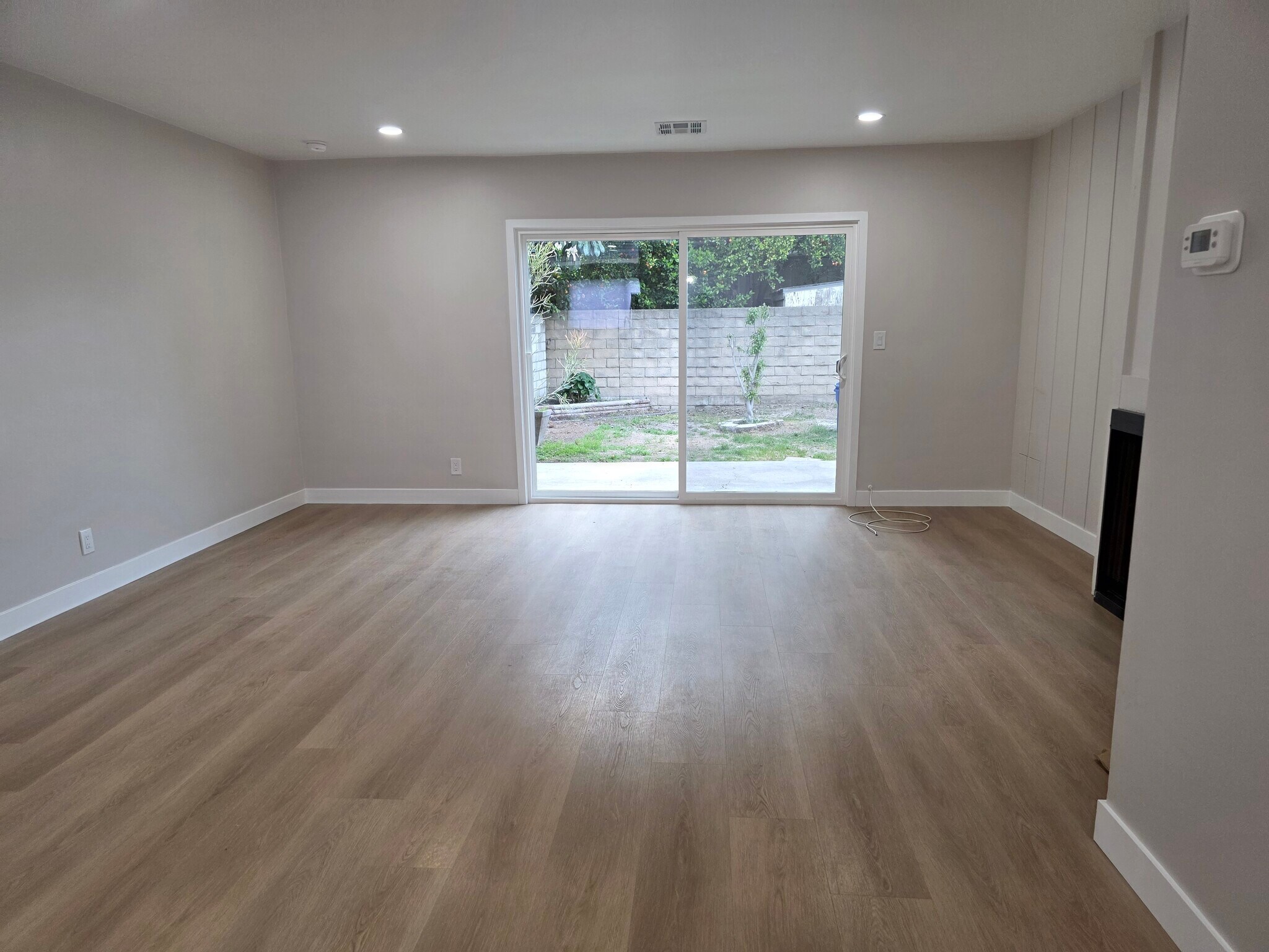 Building Photo - 14747 Woodruff Ave