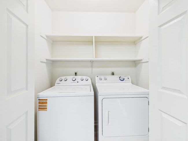 Building Photo - 1802 Woodsman Dr