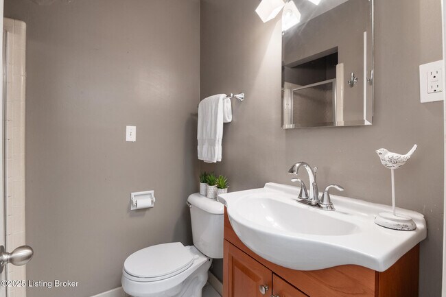 Building Photo - 2705 Riedling Dr