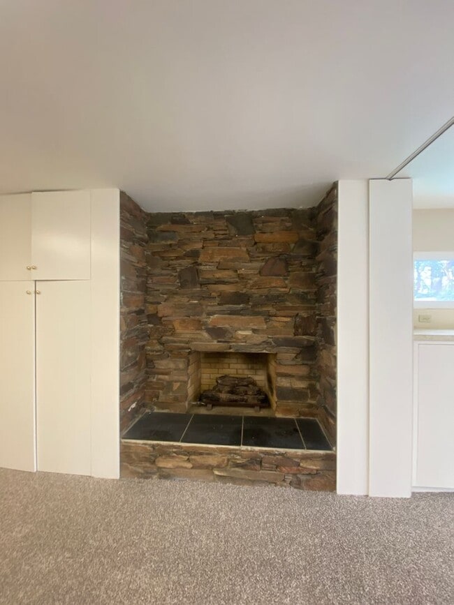 Building Photo - Pool Home in Orange for Lease