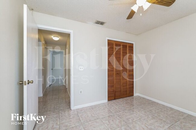 Building Photo - 398 Lake Daisy Dr