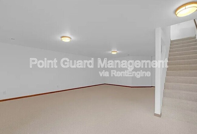 Building Photo - 728 Bristol Cir