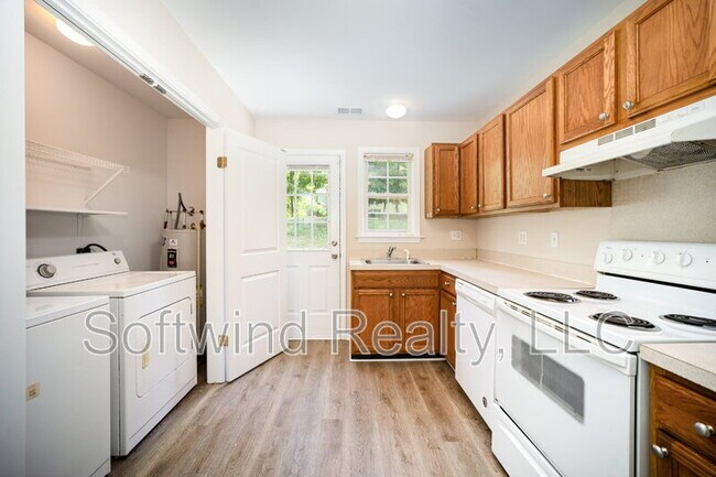 Building Photo - 1508 Highland Ave
