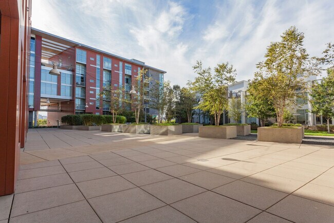 Building Photo - 2115 Yeaman Pl