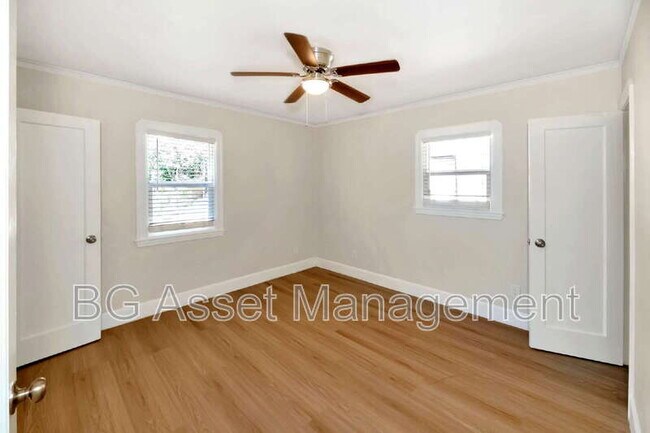 Building Photo - 2801 Sabral Cir