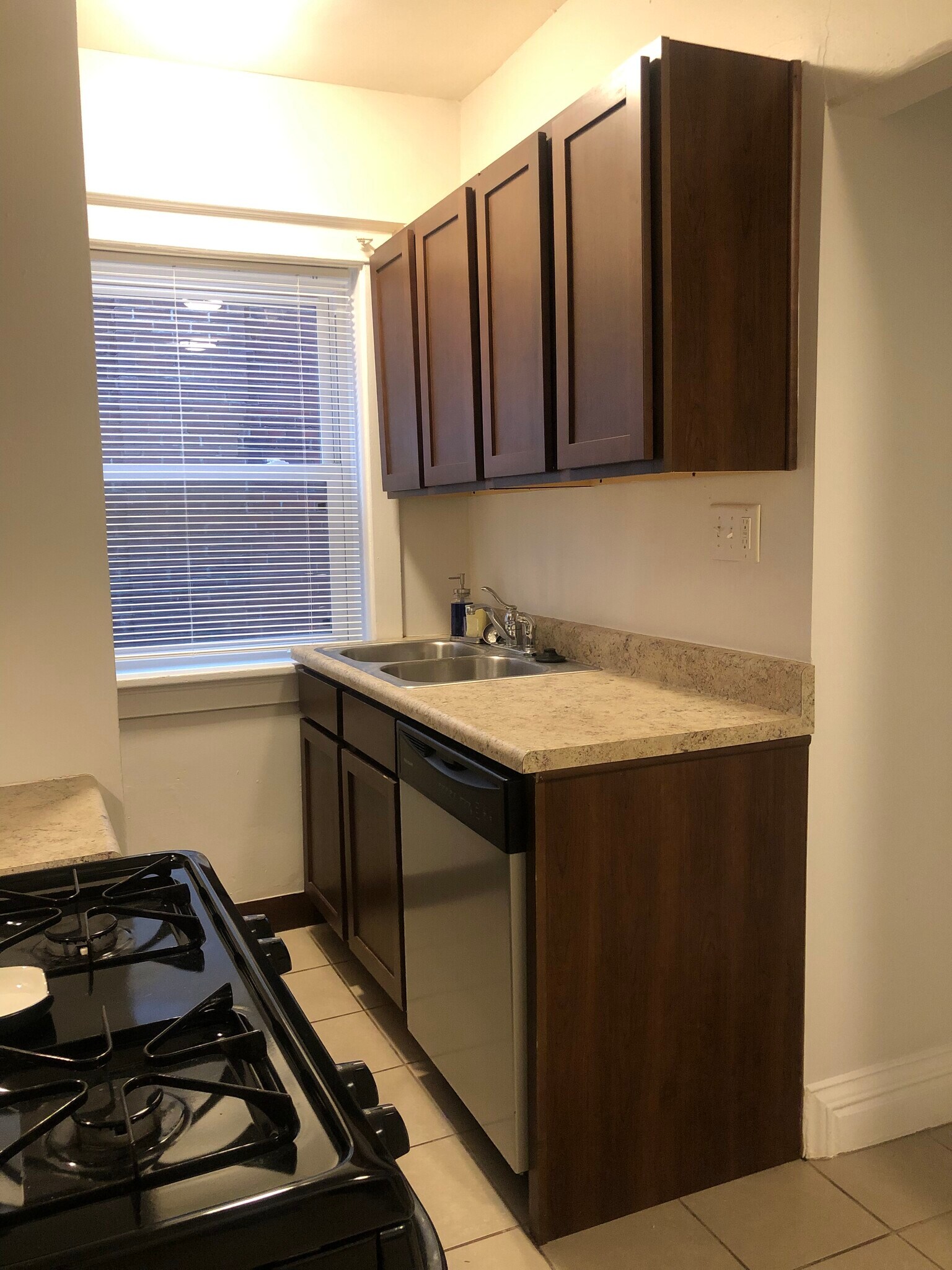 Building Photo - 3637 Shenandoah Ave