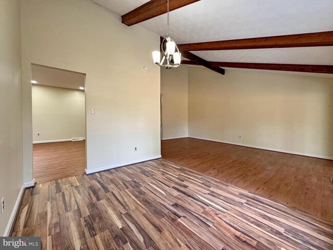 Building Photo - 401 Butternut Ct