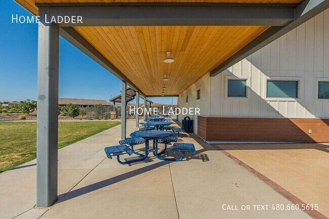 Building Photo - 4064 E Catclaw St