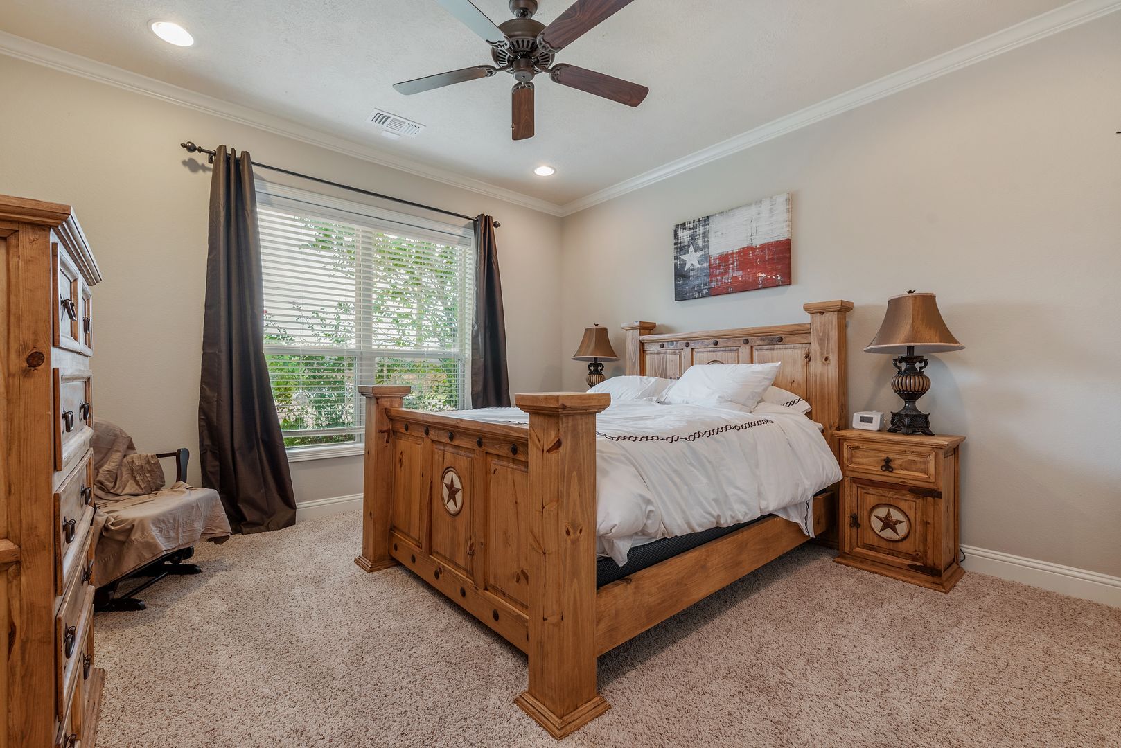 Building Photo - Available August 2026! Beautiful home in the Carters Crossing subdivision!