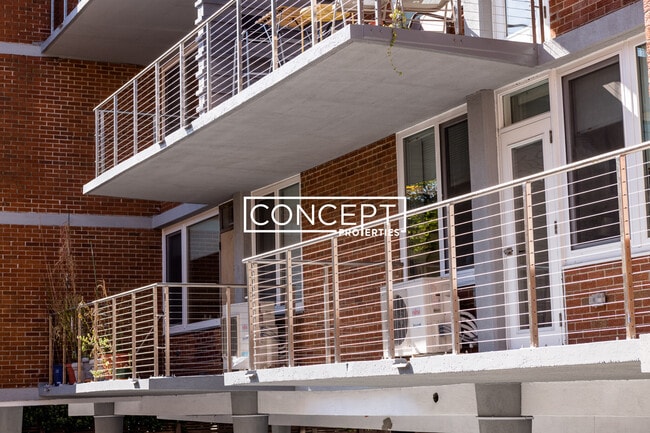 Building Photo - 334A Harvard St. Unit 7