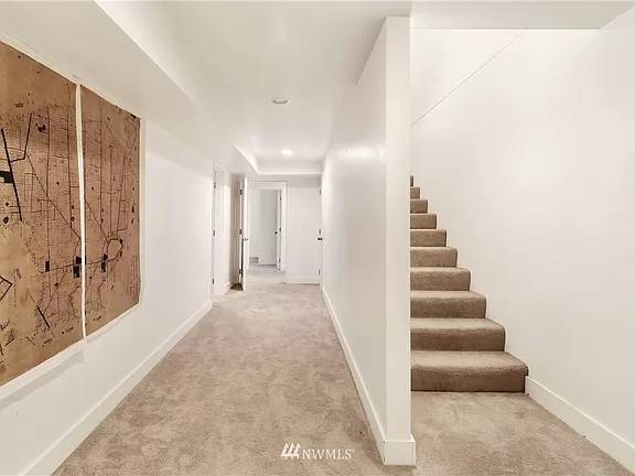 Building Photo - 3-Bedroom Apartment with Fenced Backyard N...