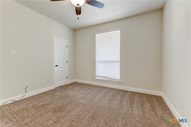 Building Photo - 1040 Vista Dr