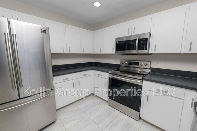 Building Photo - 3284 Sanoma Dr