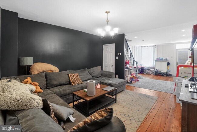 Building Photo - 4739 Smick St