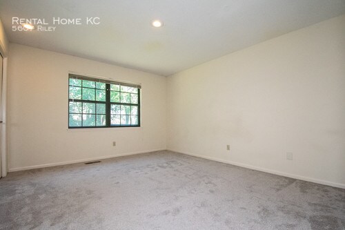 Building Photo - 5607 Riley St